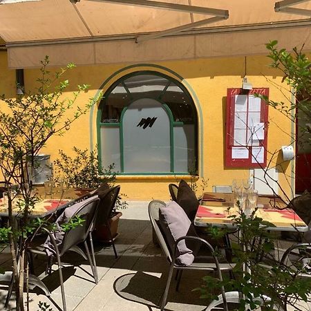 Hostal Del Ripolles Zewnętrze zdjęcie